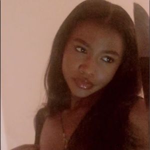 Meet your Posher, Maxine